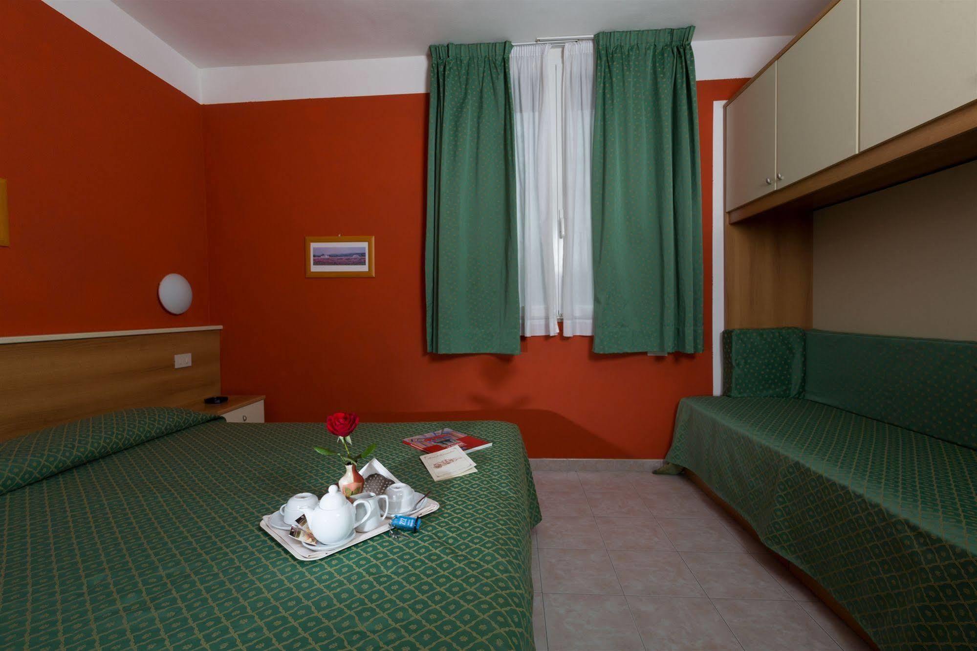 Hotel Turandot Торе дел Лаго Пучини Екстериор снимка