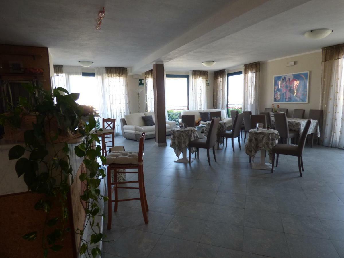 Hotel Turandot Торе дел Лаго Пучини Екстериор снимка